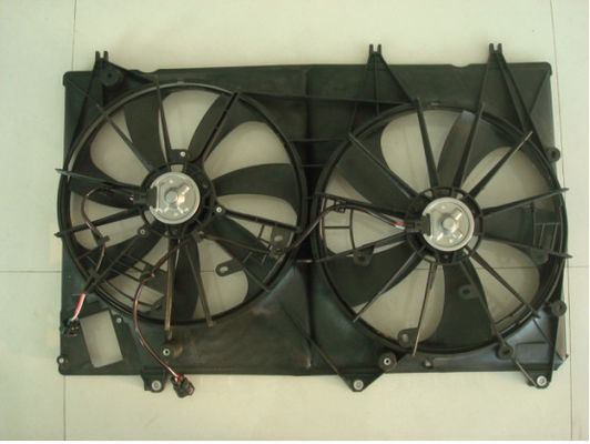 Китай Завершите охлаждающие вентиляторы ЛР012644 ЛР012645 радиатора автомобиля электрические для частей горца 4 запасных поставщик